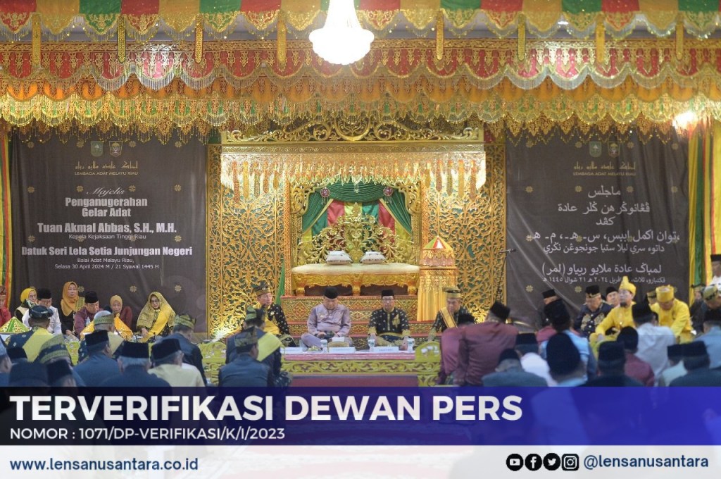 Kepala Kejaksaan Tinggi Riau Akmal Abbas Resmi Menerima Gelar Adat Datuk Seri Lela Setia Junjungan&nbsp;Negeri