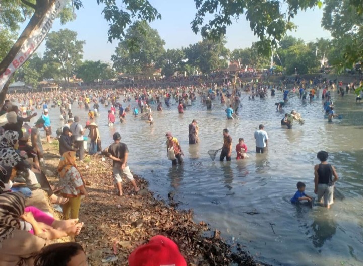Gubyag di Situ Cikumpay Purwakarta, Dedi Mulyadi Tekankan Pentingnya Jaringan Air&nbsp;Bersih